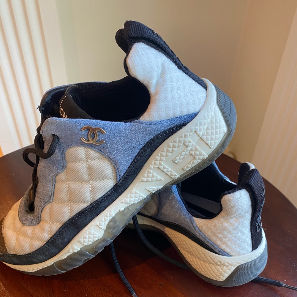 Womans Chanel interlocking CC logo sneakers